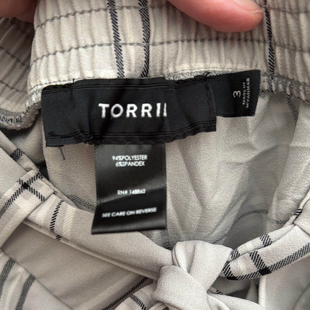 Torrid 3 Gray Plaid Women's Pants - Picture 2 of 6